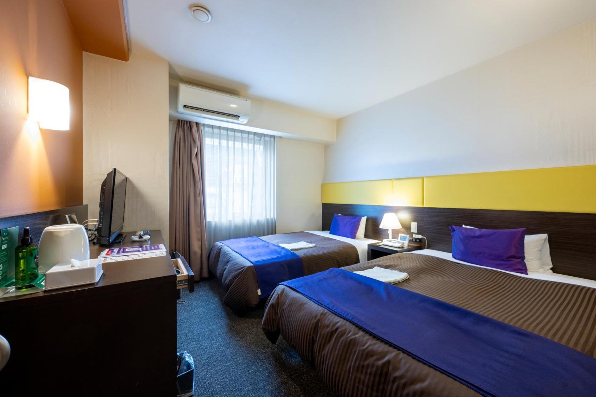 Hotel 1-2-3 Такасакі Екстер'єр фото
