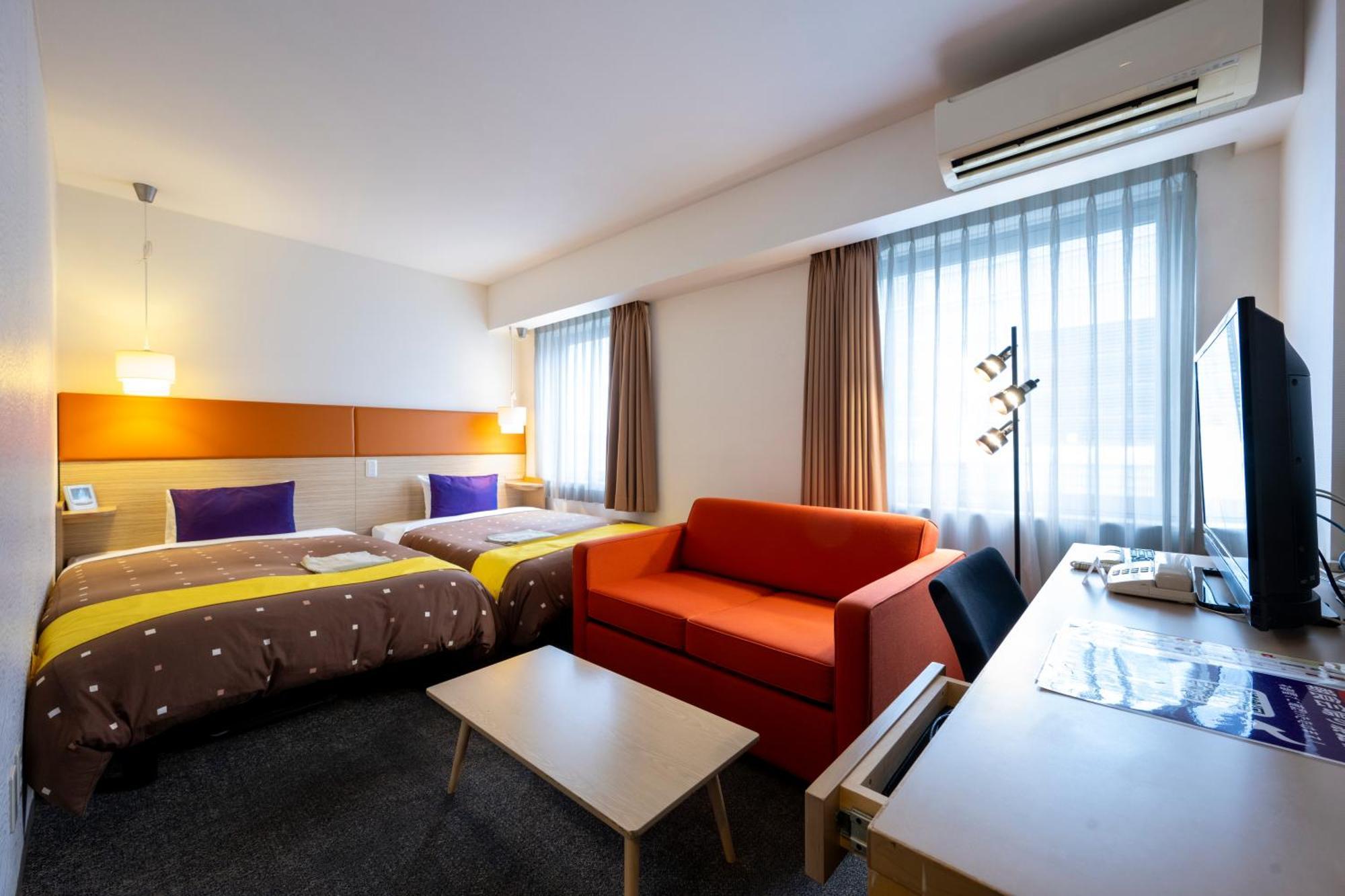 Hotel 1-2-3 Такасакі Екстер'єр фото
