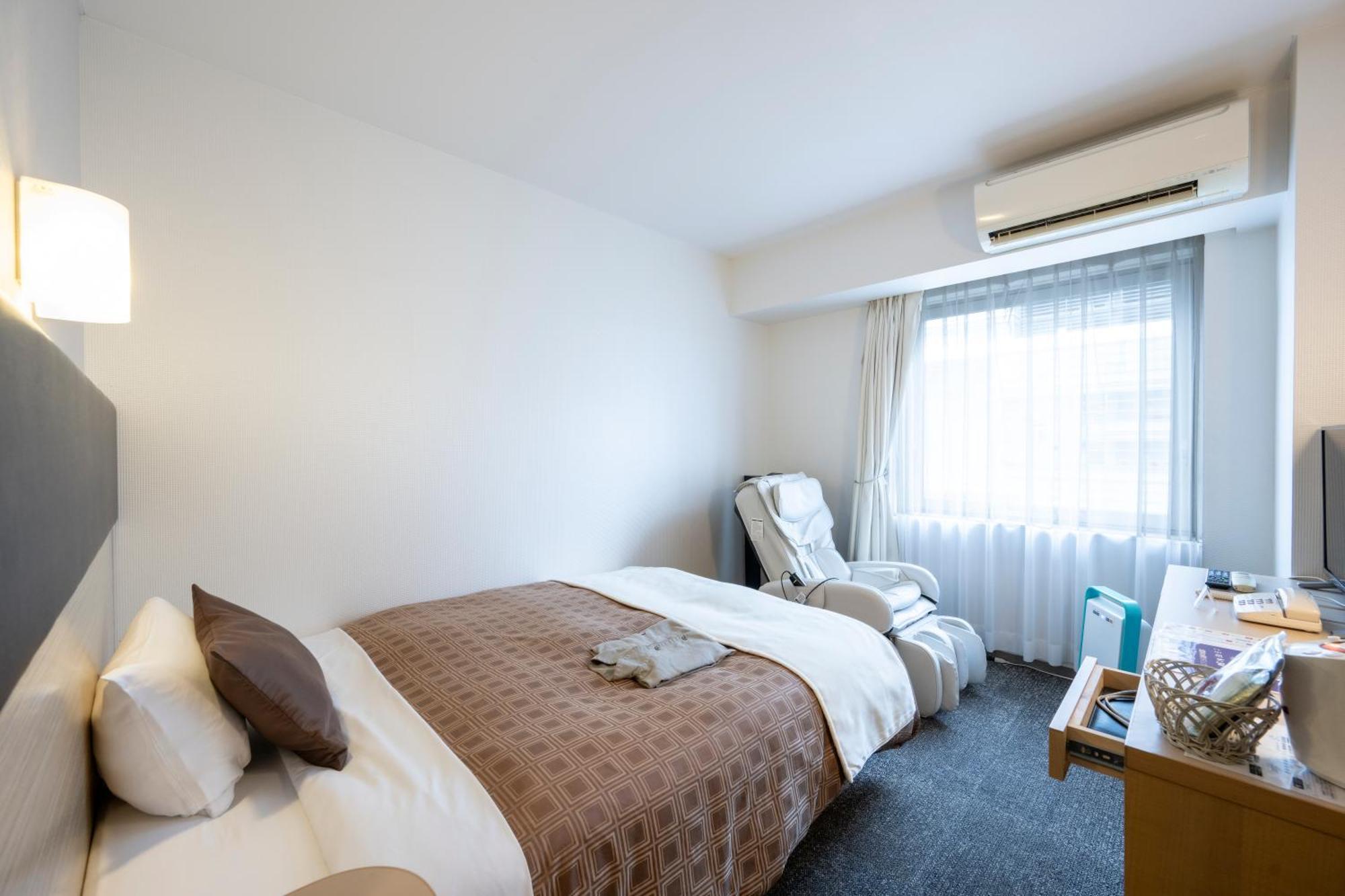 Hotel 1-2-3 Такасакі Екстер'єр фото