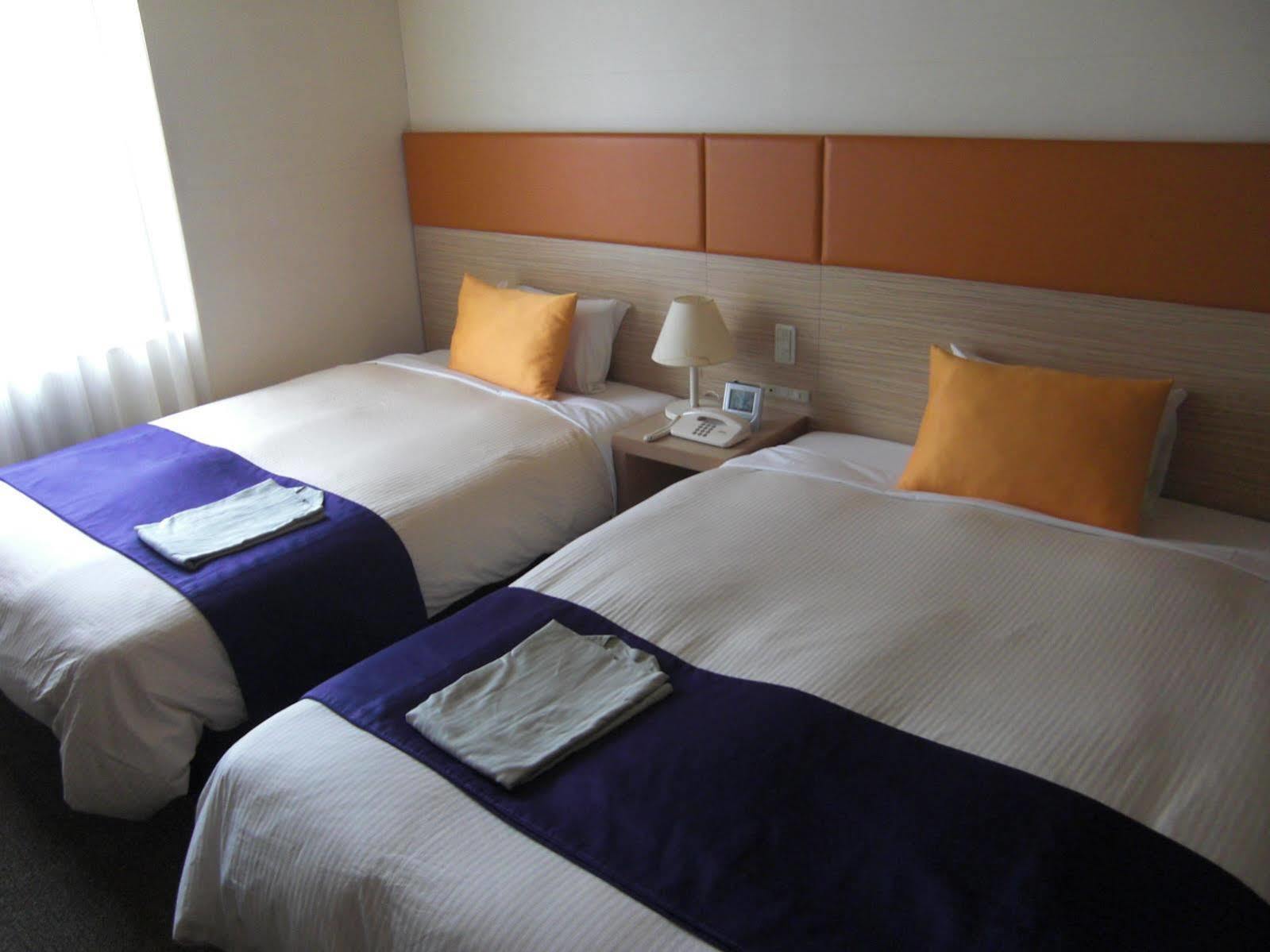 Hotel 1-2-3 Такасакі Екстер'єр фото