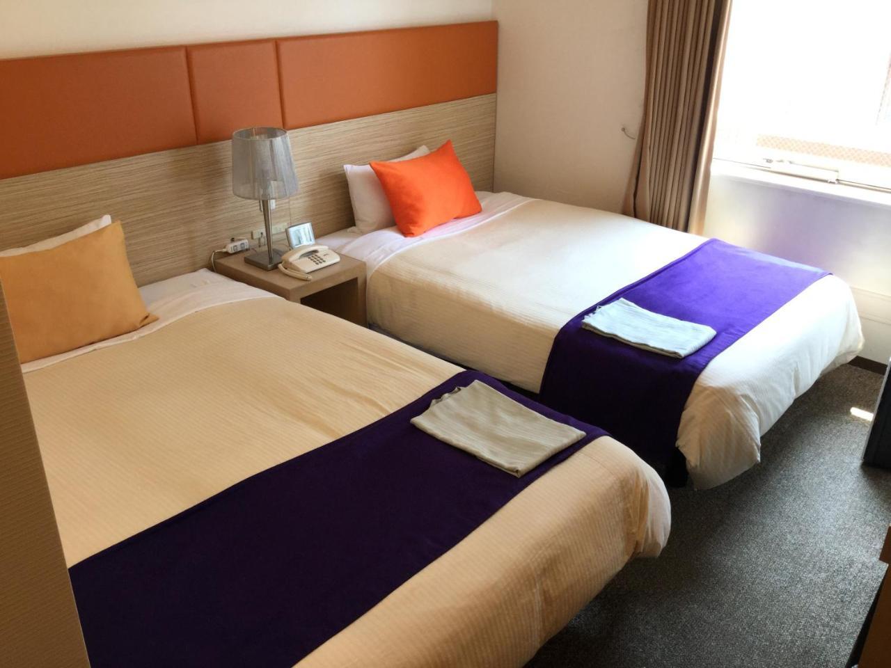 Hotel 1-2-3 Такасакі Екстер'єр фото