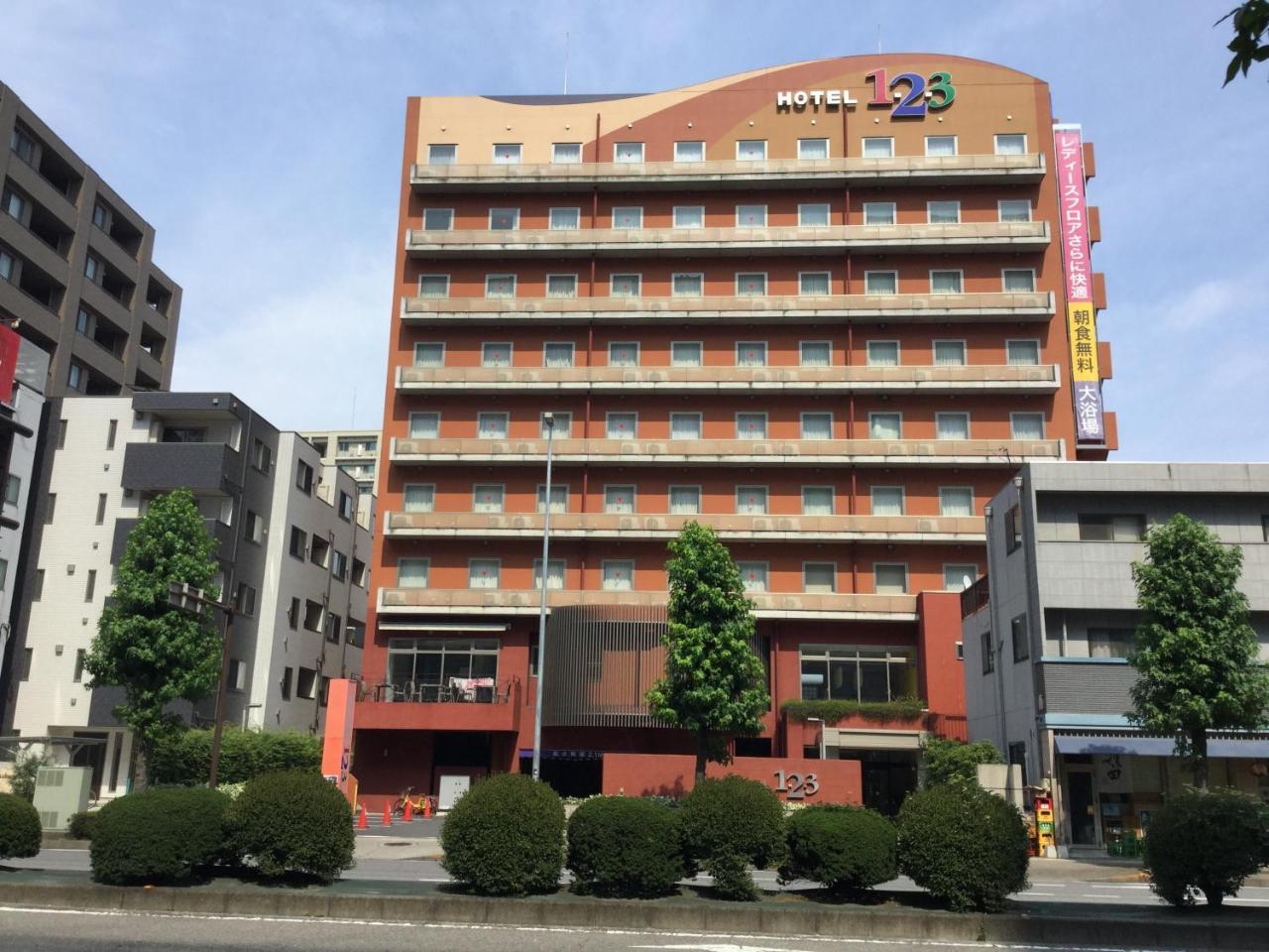 Hotel 1-2-3 Такасакі Екстер'єр фото